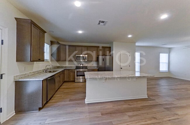 Photo - 119 Salvat Dr