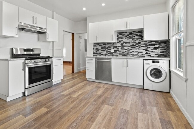 Building Photo - 87 Bailey St Unit 2