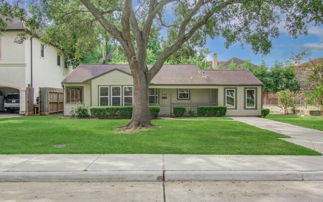 Photo - 5519 Huisache St