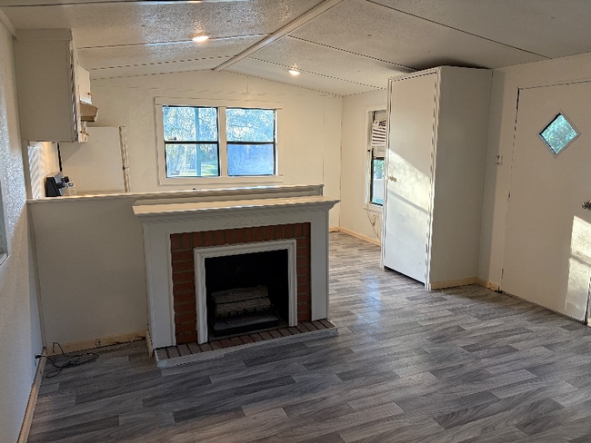 Photo - 9640 Gatun St