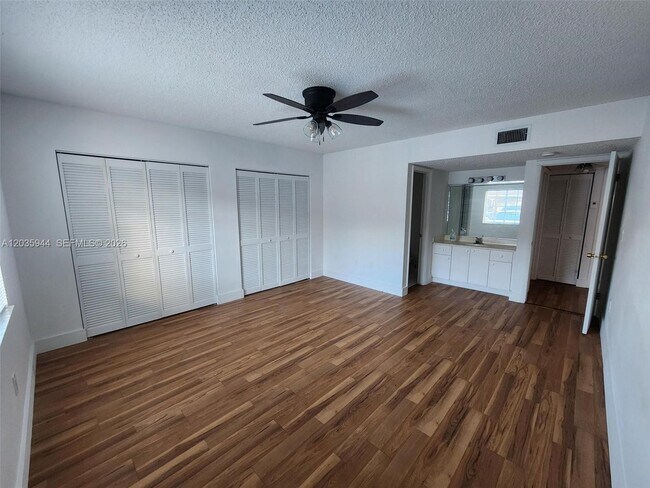 Photo - 10019 W Okeechobee Rd