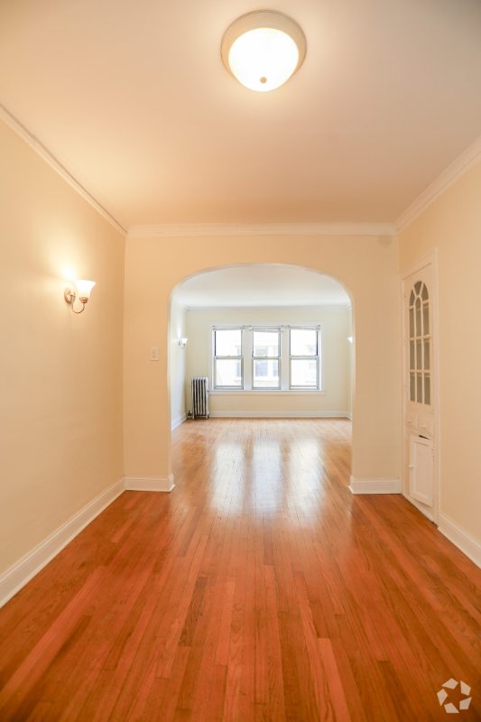 Building Photo - 1631 W Lunt Ave Unit 1 Rental