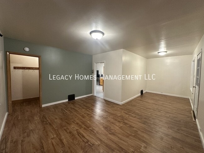 Photo - 912 E Lincoln Ave