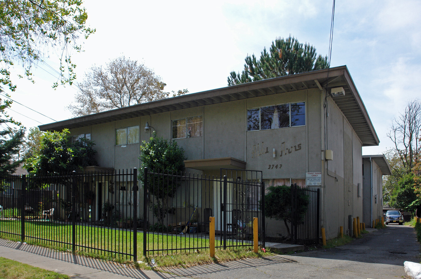 Photo - 3742 4th Ave Apartments
