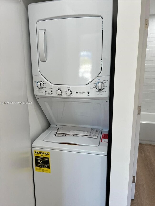 Photo - 4227 NW 5th St Unidad 8