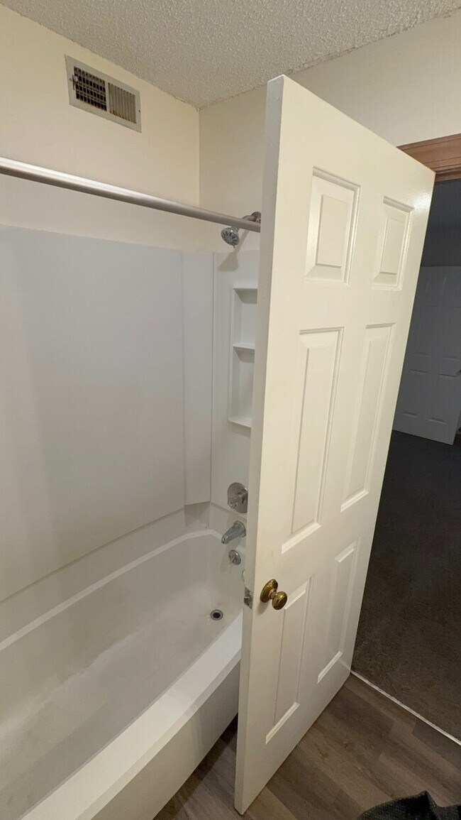 1 Bedroom 1 Bathroom Condo!