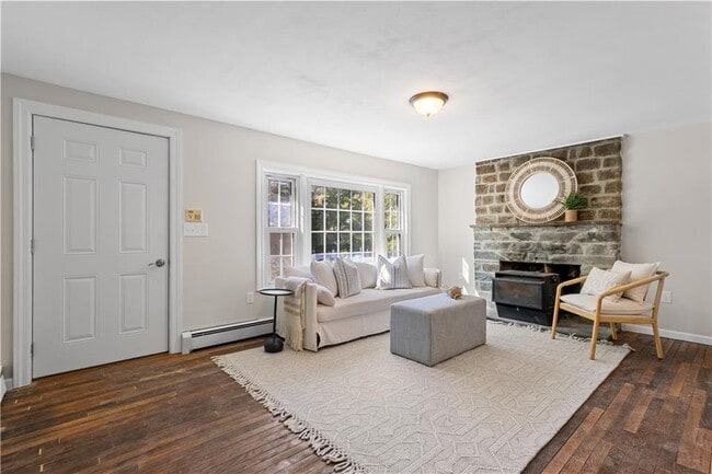 Photo - 400 Schooner Ave