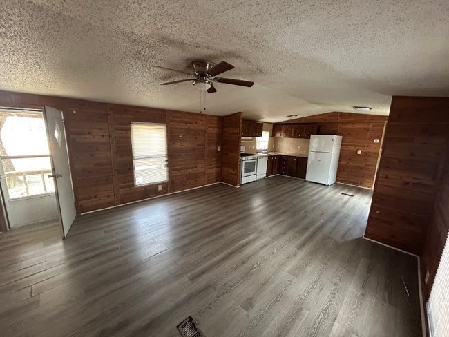 Building Photo - 2060 Deborah Ln