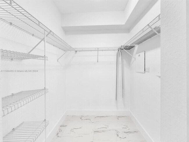 Photo - 1830 Radius Dr Unidad #216