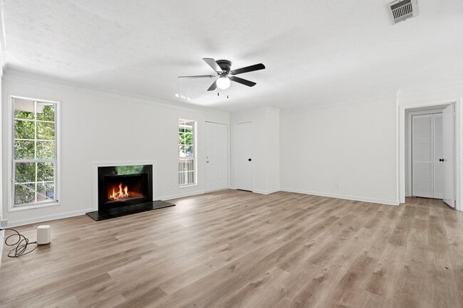 Photo - 106 Sterling Ct