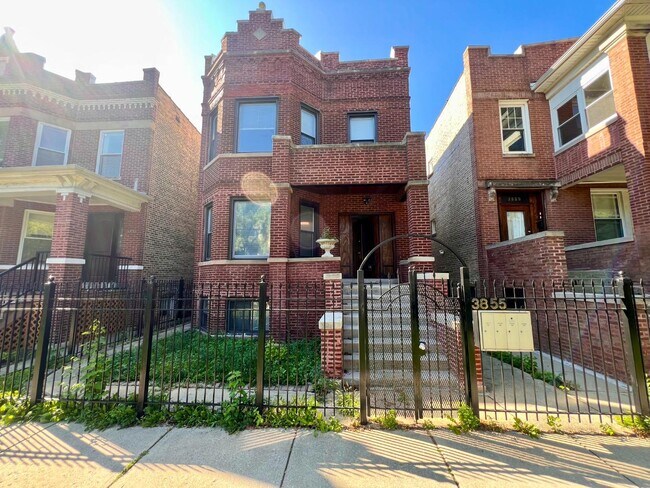 Photo - 3855 W Wrightwood Ave