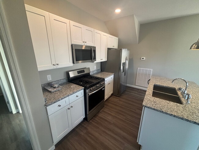 Photo - 150 Apache Ln