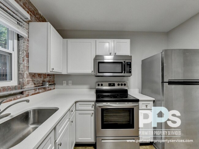 Photo - 217 Lampkin St NE