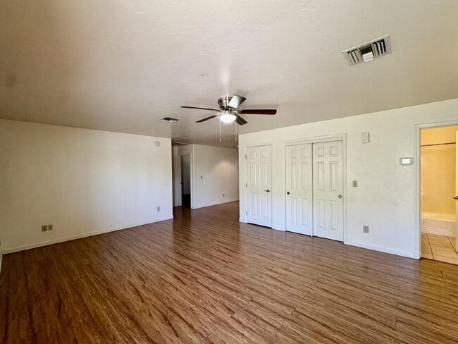 Photo - 4 bedroom 2 bath with W/D
$1000 off September rent!! Unit #3