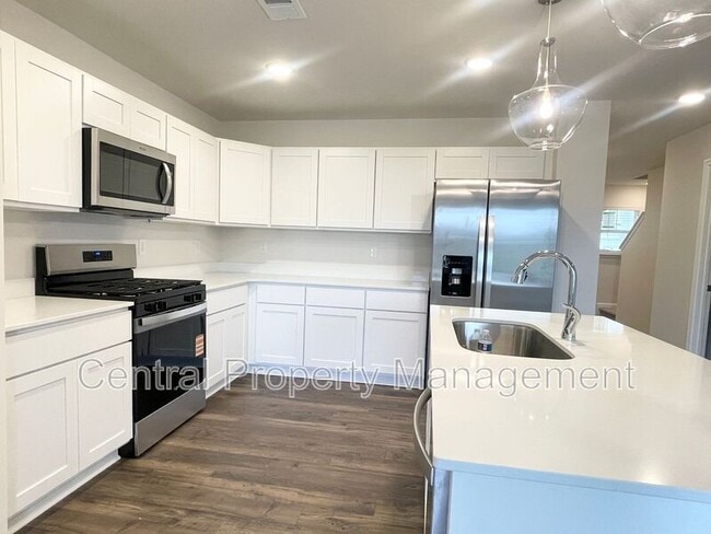 Photo - 123 Cillian St