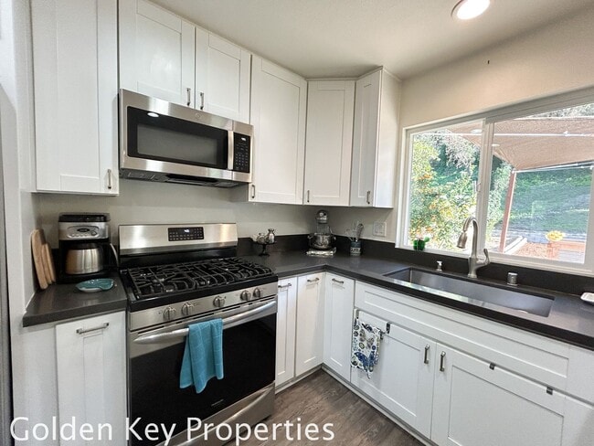 Photo - Beautiful move-in ready home in Guajome Park Estates!