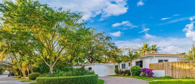 Photo - 535 NE 50th Terrace