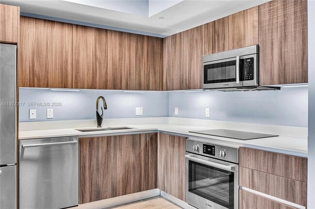 Photo - 488 NE 18th St Unidad 2403