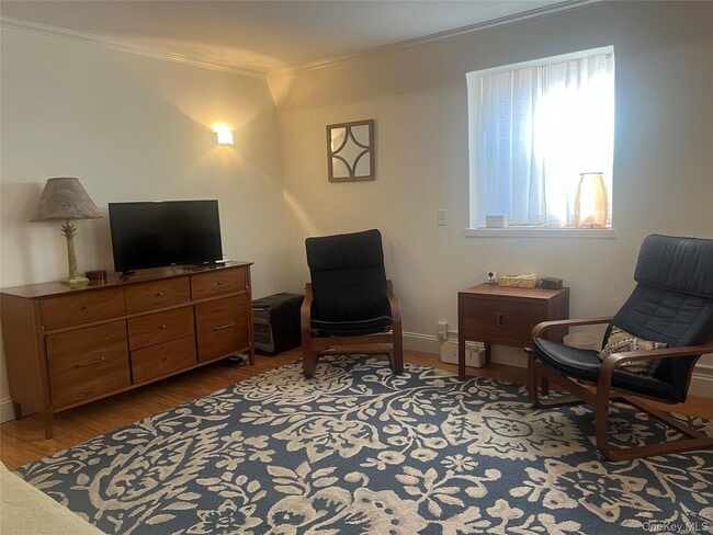 Photo - 240 Alpine Pl