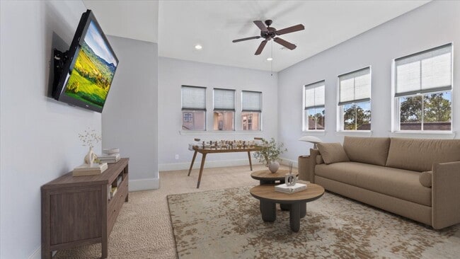 Photo - 931 W 23rd St