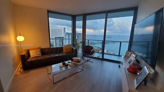 Photo - 501 NE 31st St Unidad 2401 Rental