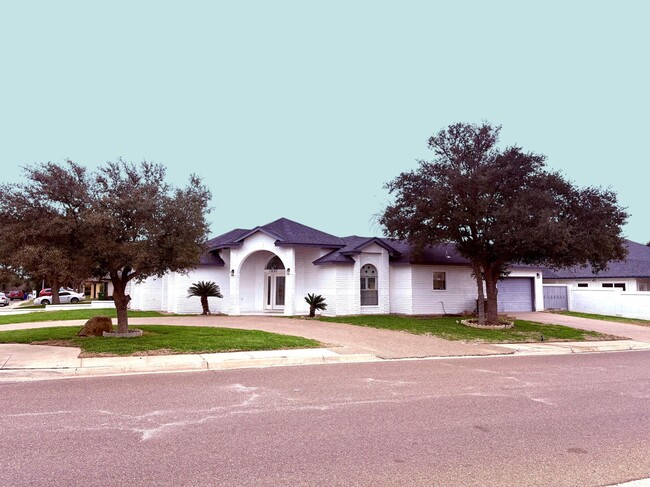 Photo - 1801 Lemonwood Dr House