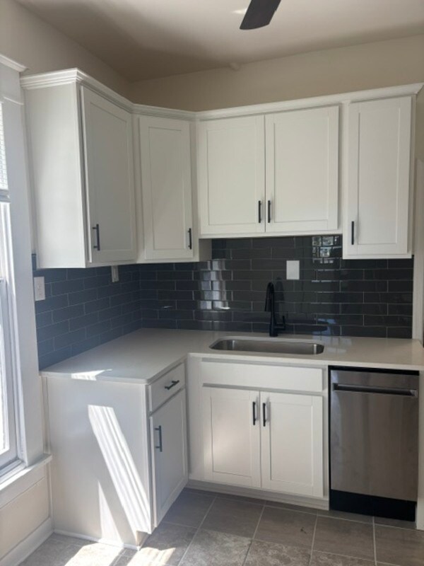 Photo - 411 W 24th St