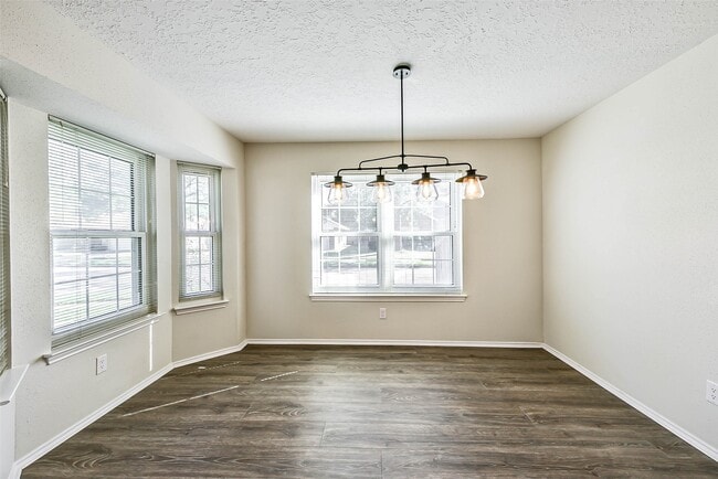 Photo - 22630 Round Valley Dr