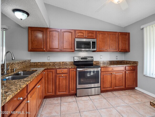 Photo - 744 Aquatic Dr