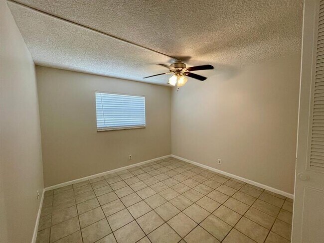 Photo - 511 W Kalmia Dr Unidad 7