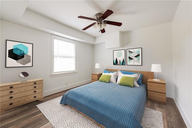 Photo - 1021 E 45th St