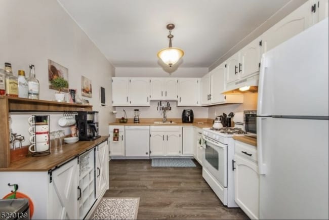 Photo - 221 Ringwood Ave Unit 21B