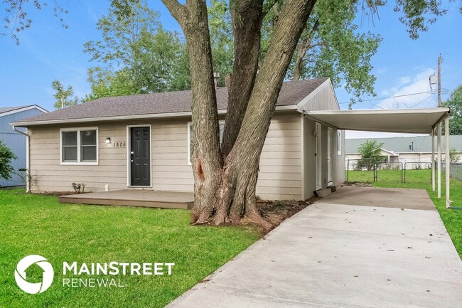 Photo - 1806 Vista Dr