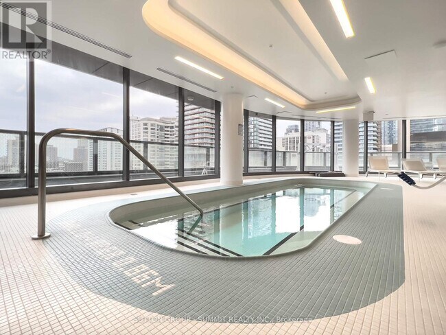 Photo - 11 Wellesley St W Unité 3006