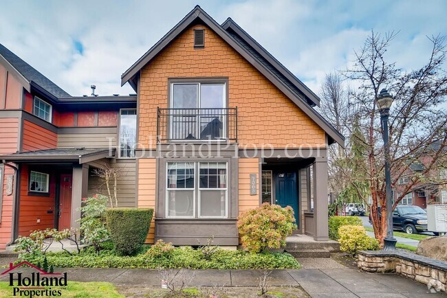 Building Photo - Beautiful 2 Bedroom 2.5 Bathroom Townhouse...