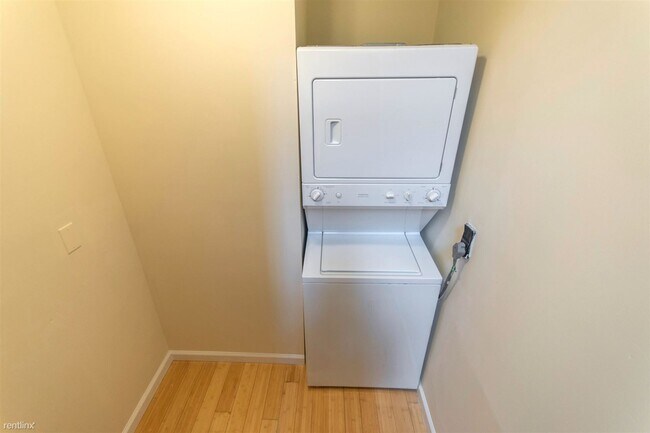 Photo - 1 br, 1 bath Triplex - 1616 WILLINGTON ST ... Unit 3