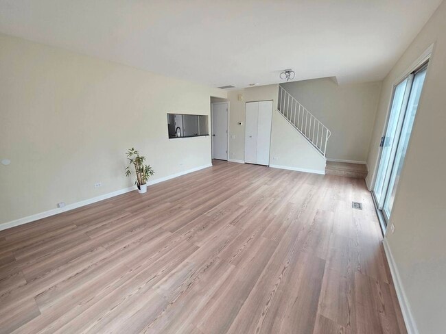 Photo - 482 Betsy Ross Ct