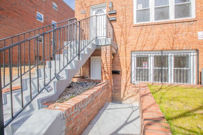 Photo - 1626 Independence Ave SE Unidad ( 1)