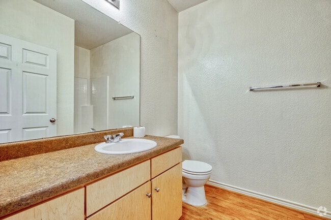 2HAB, 2BA - 900SF - A - The Commons Apartments at Hickory Creek