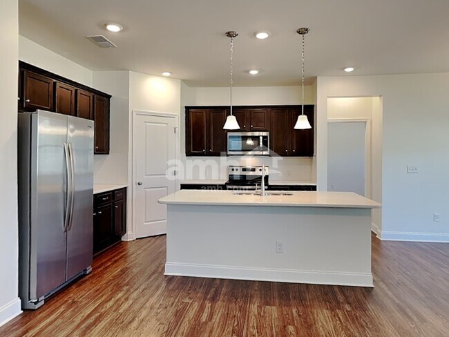 Photo - 106 Larragan Dr