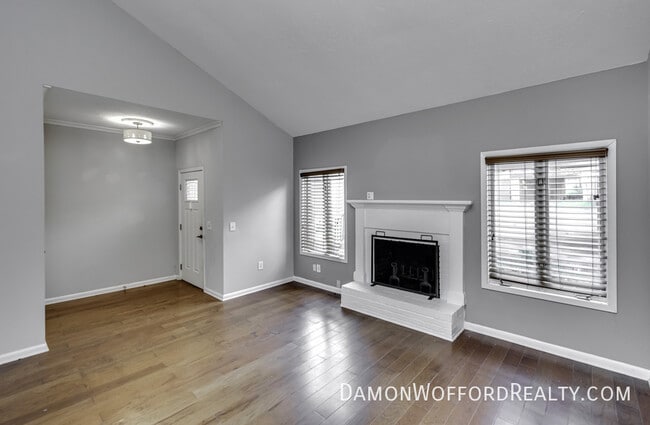 Photo - 34 Park Crest Pl