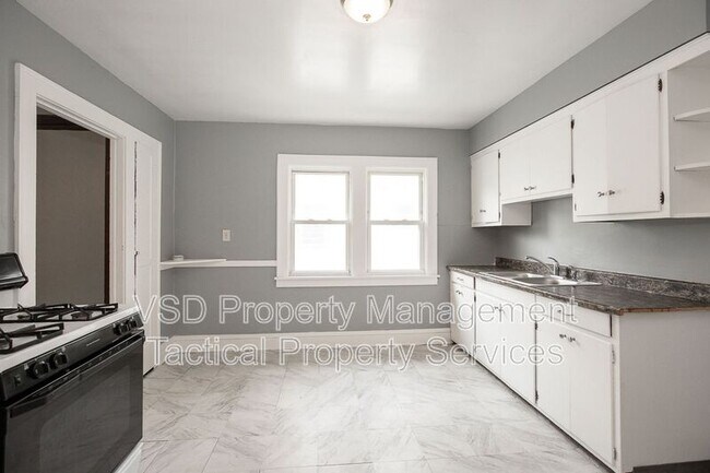 4024 E 143rd St Unit Up