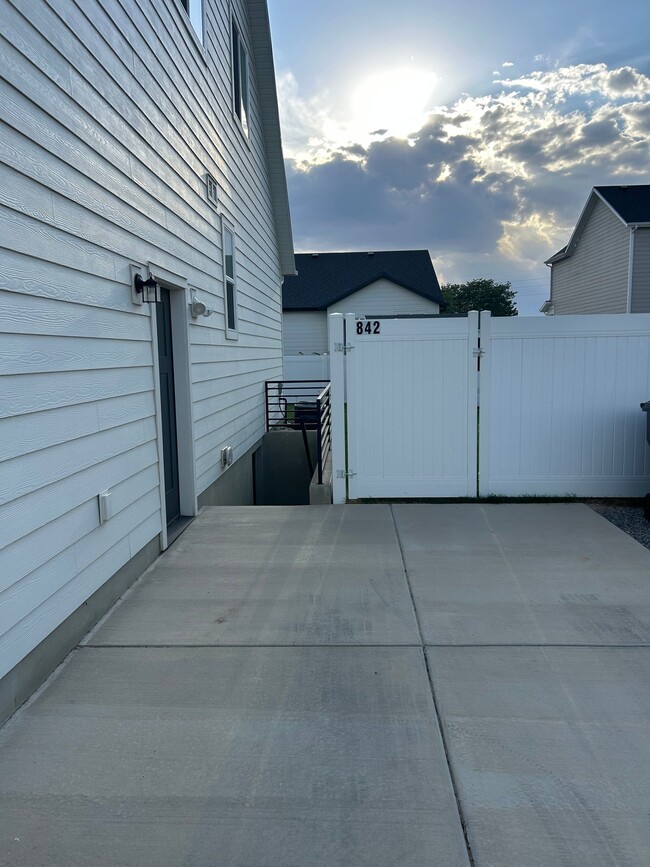 Photo - 842 S 1360 E