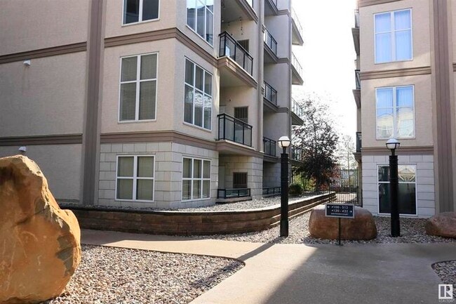 Photo - 4835-104a 104a St NW Unit 403