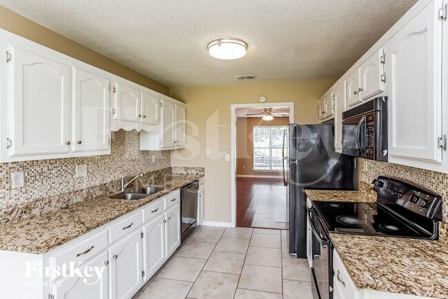 Photo - 6578 Bentley Cove