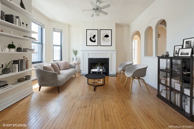 Photo - 1200 W Addison St Unidad 3E