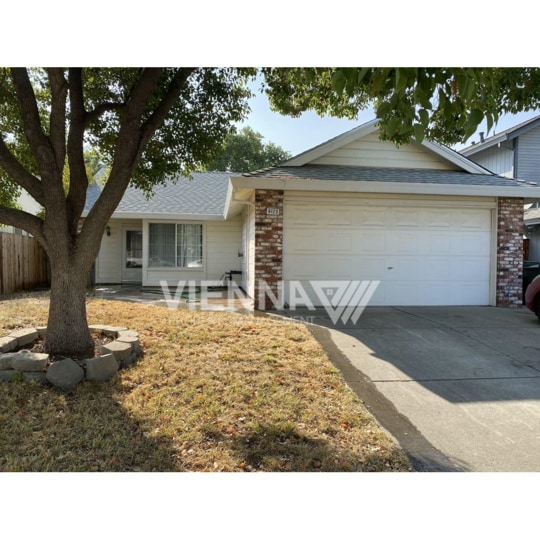 Building Photo - Cute Home in Antelope for Rent!