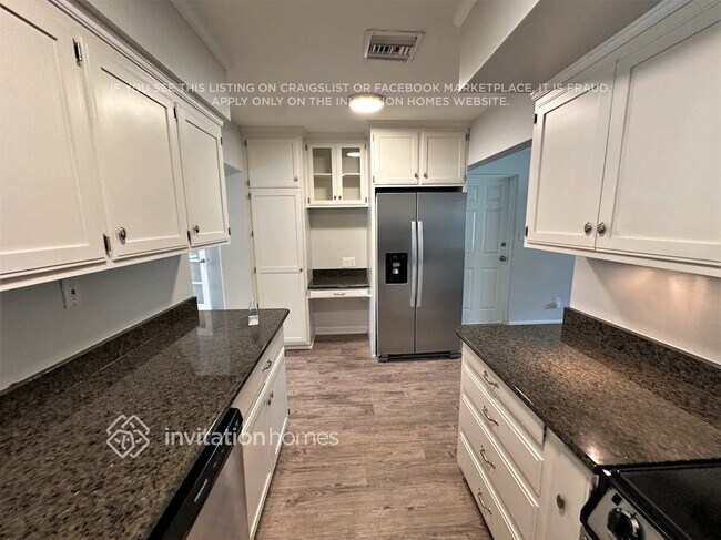 Photo - 705 Carvell Dr