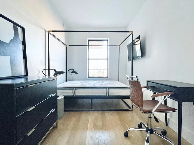 Furnished room/NOT APARTMENT