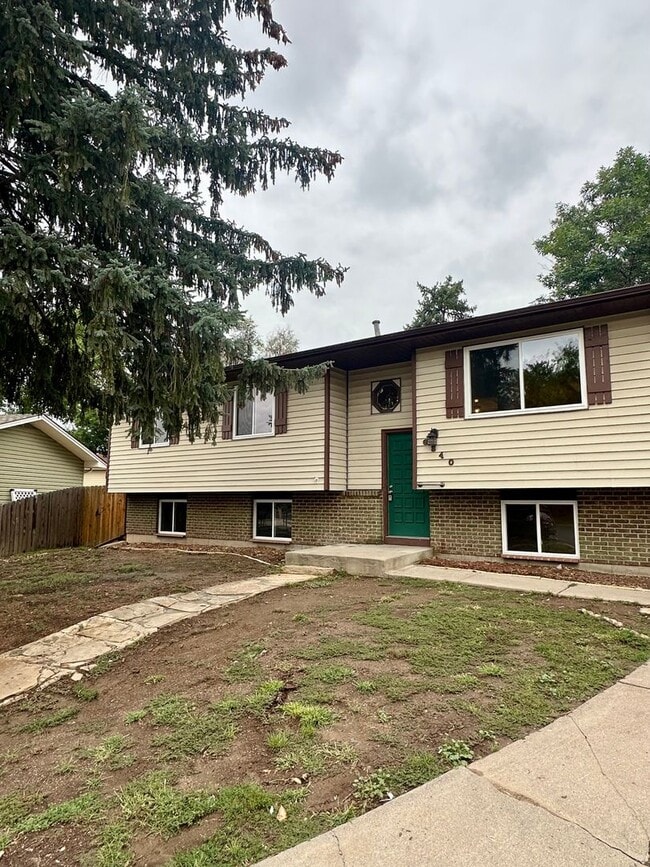 Updated Split-Level Gem | 5BD, 3BA | Large... - Updated Split-Level Gem | 5BD, 3BA | Large... Casa